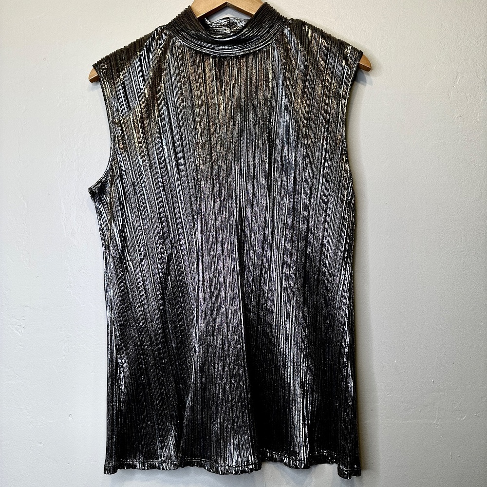 Andrea Javine Luxe Metallic Accordeon Fabric Mock Neck Sleeveless Blouse Tank - Picture 4 of 15